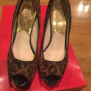 Michael Kors animal print shoes !